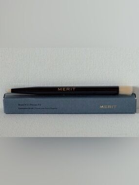 MERIT Double Sided Eyeshadow Brush - # 2 - NIB